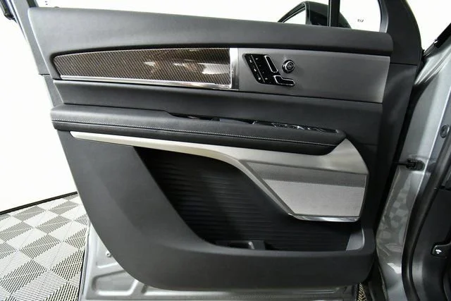 2026 Cadillac VISTIQ Sport - Photo 22