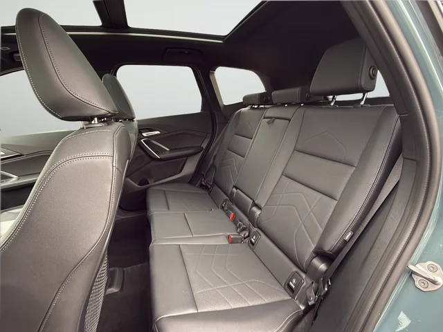 Used 2023 Green BMW xDrive28i image 27