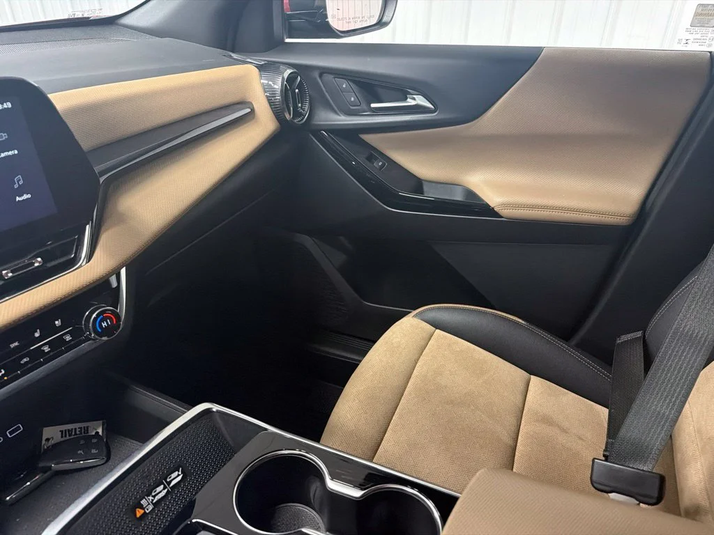 Used 2025 Red Chevrolet ACTIV image 18