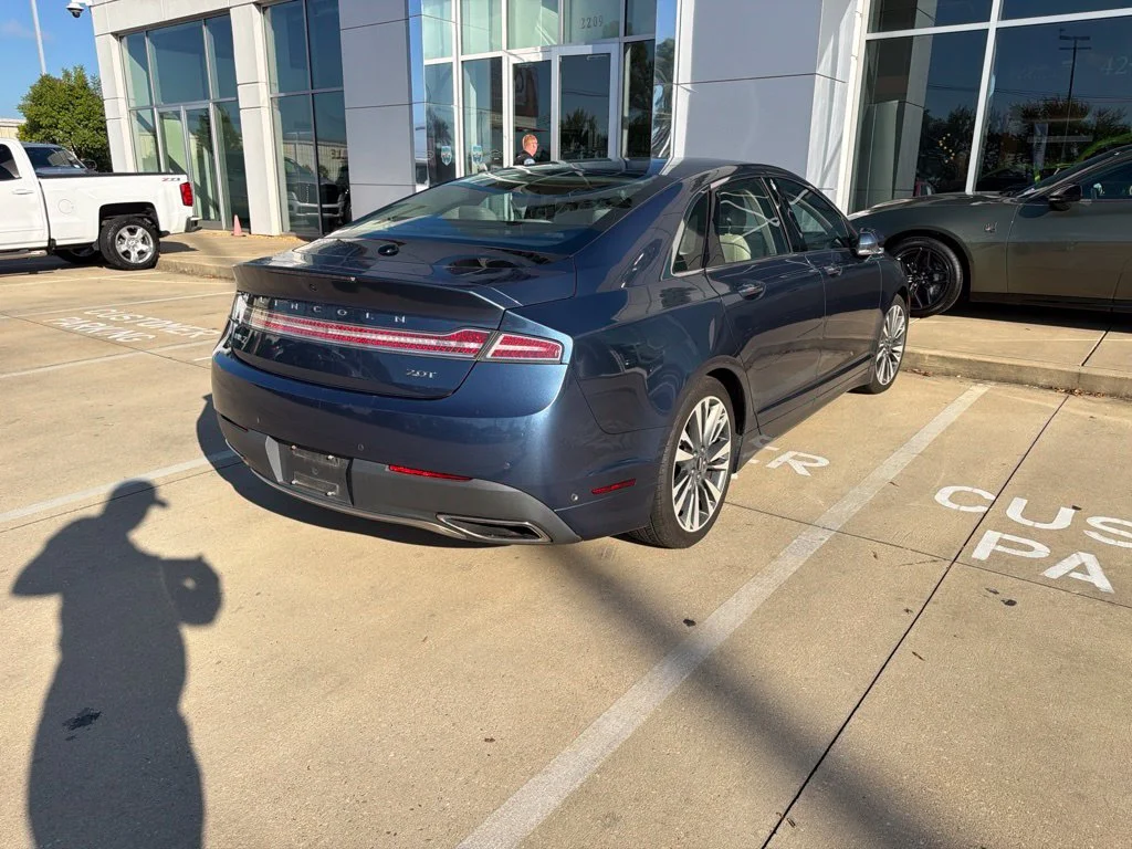Used 2019 Blue Lincoln Reserve image 16