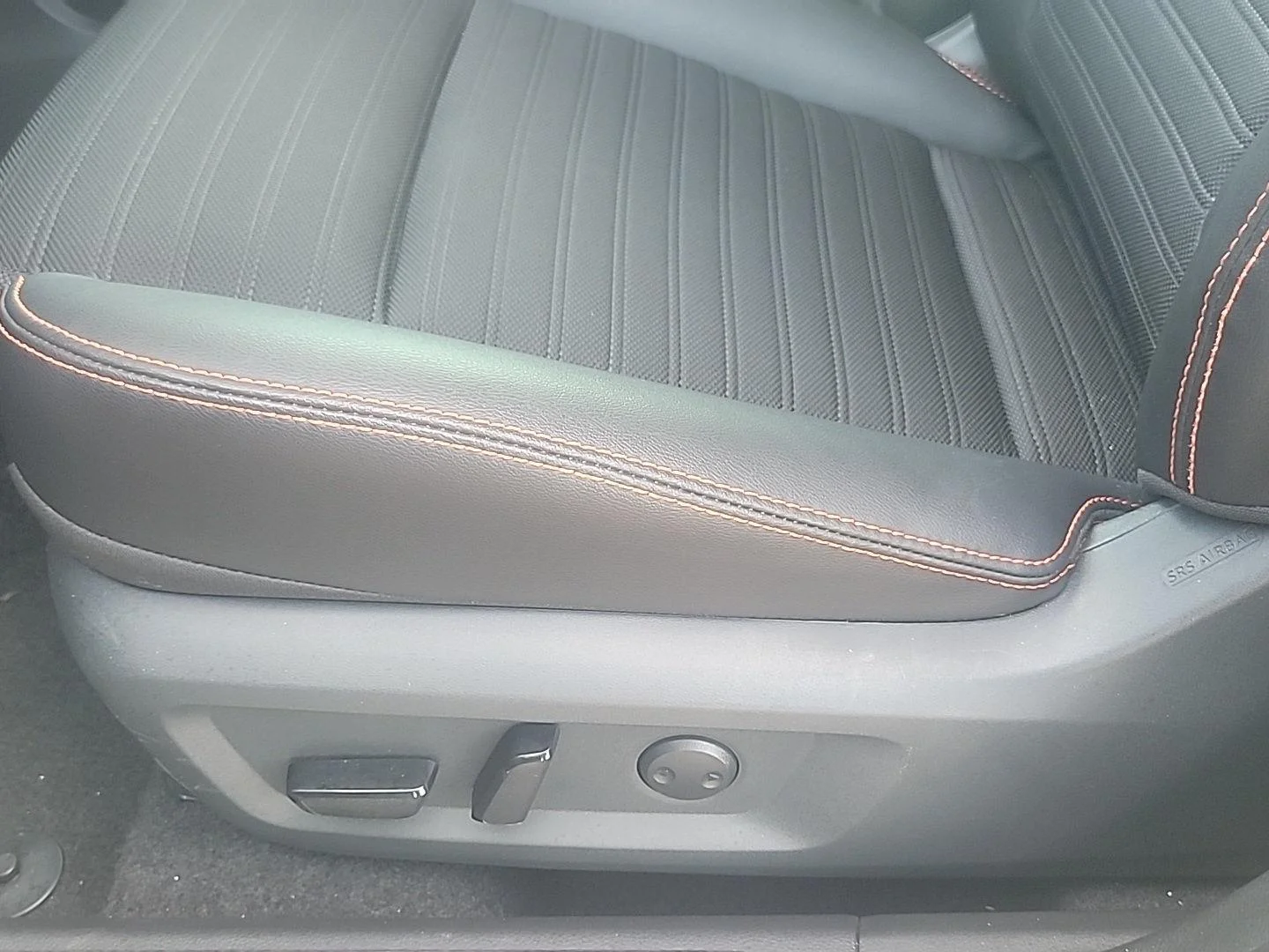 Used 2025 Everest White Pearl Nissan Rock Creek image 9
