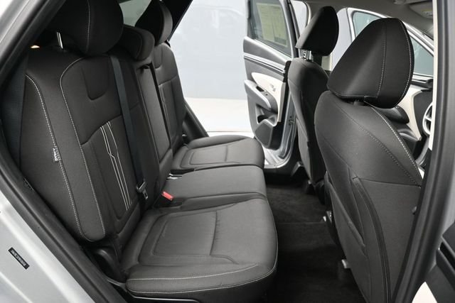 Used 2024 Silver Hyundai SEL image 29