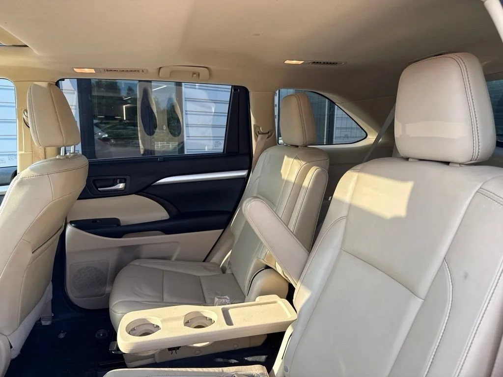 Used 2015 Blizzard Pearl Toyota XLE image 18