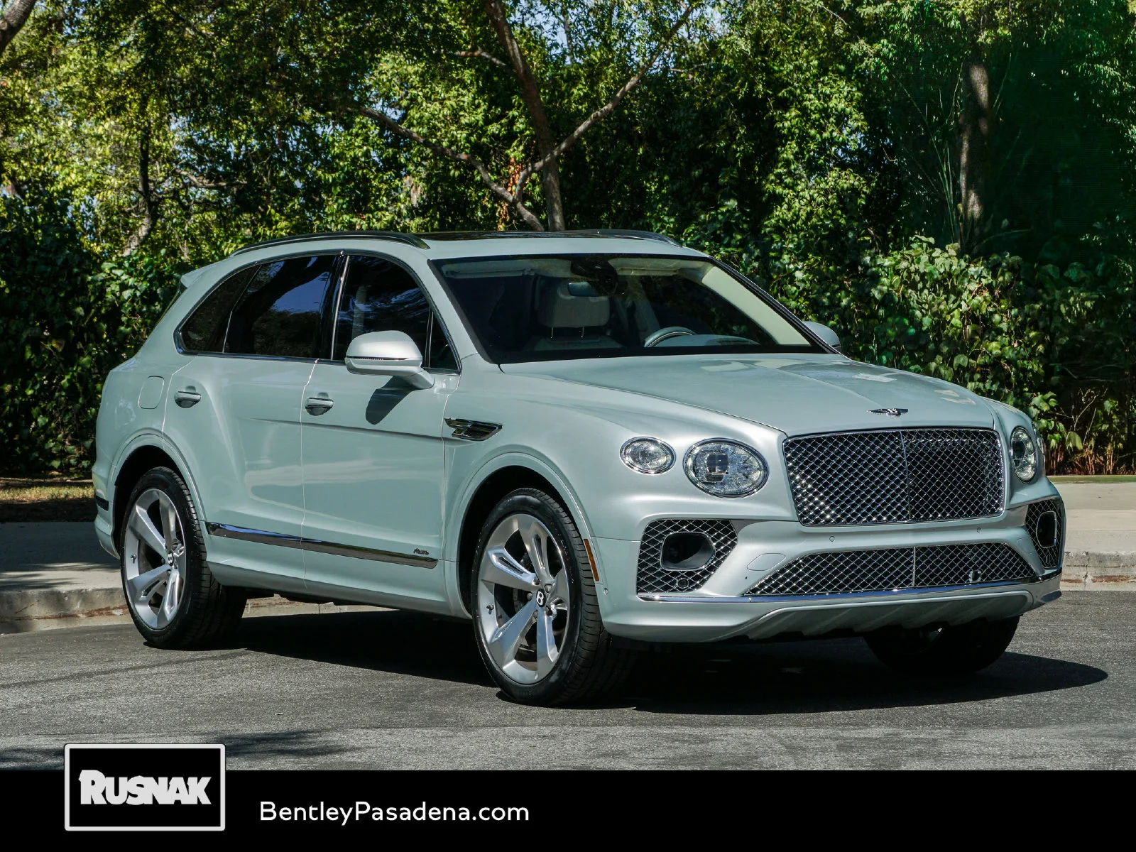 Certified Used 2023 Breeze by Mulliner Bentley Azure image 9