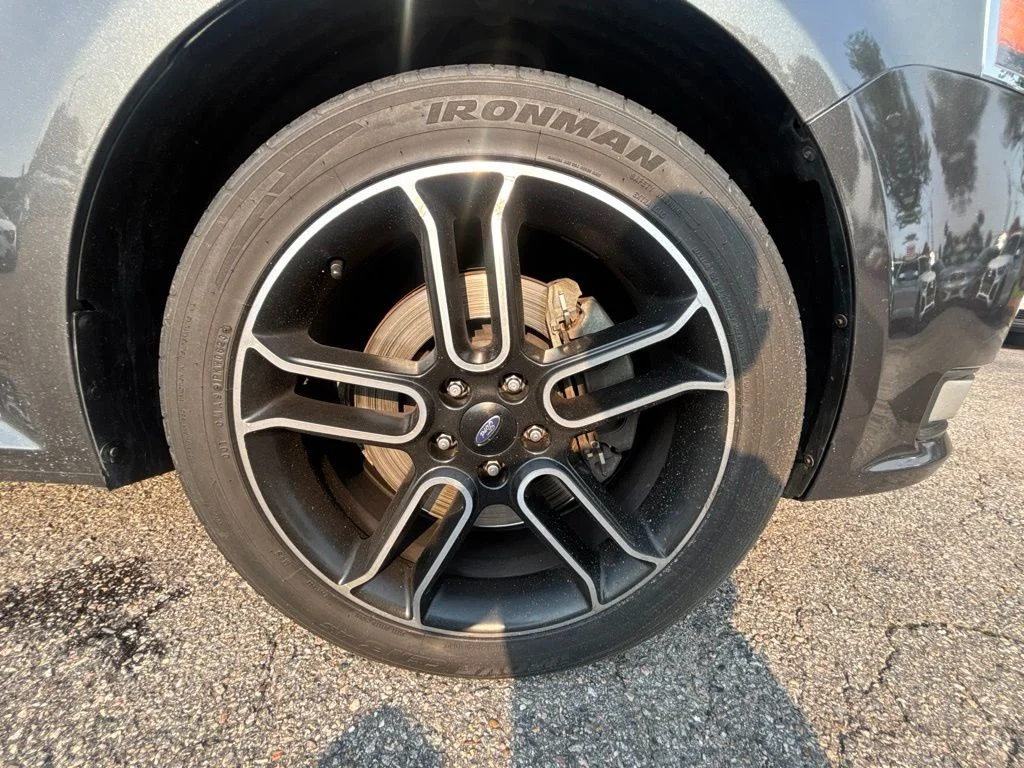 Used 2015 Black Ford SEL image 37
