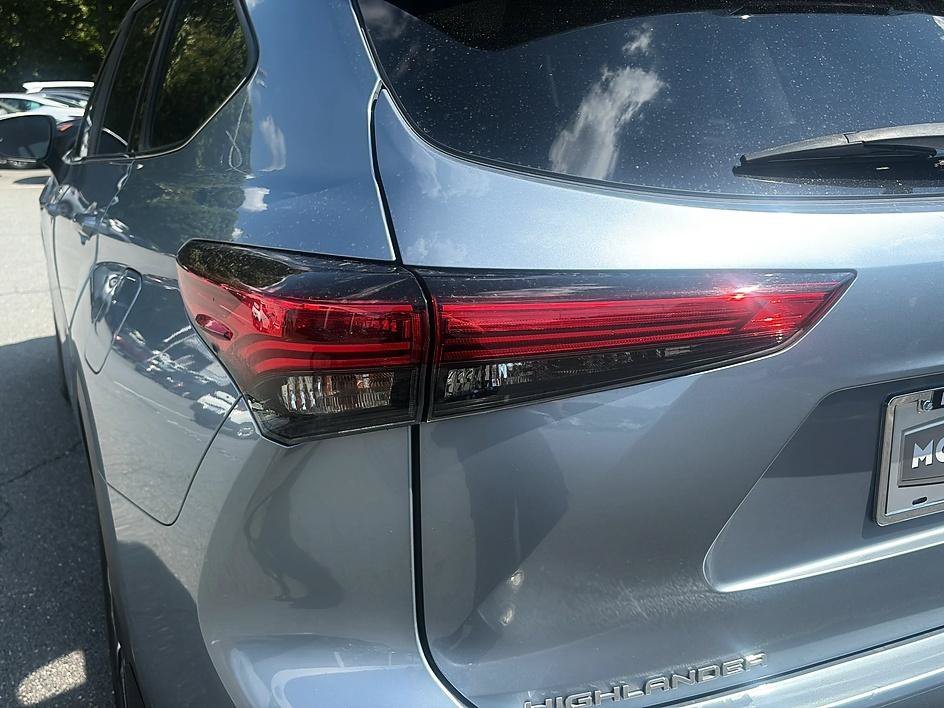 Used 2023 Moon Dust Toyota XLE image 32