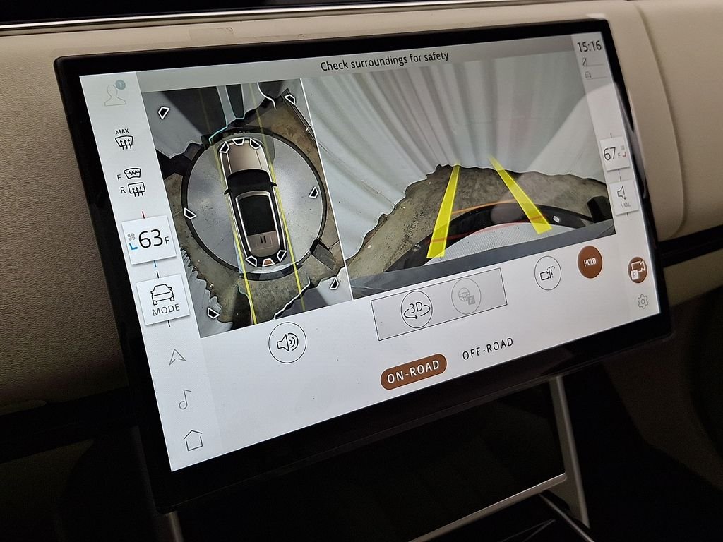 New 2026 Eiger Grey Land Rover SE image 16