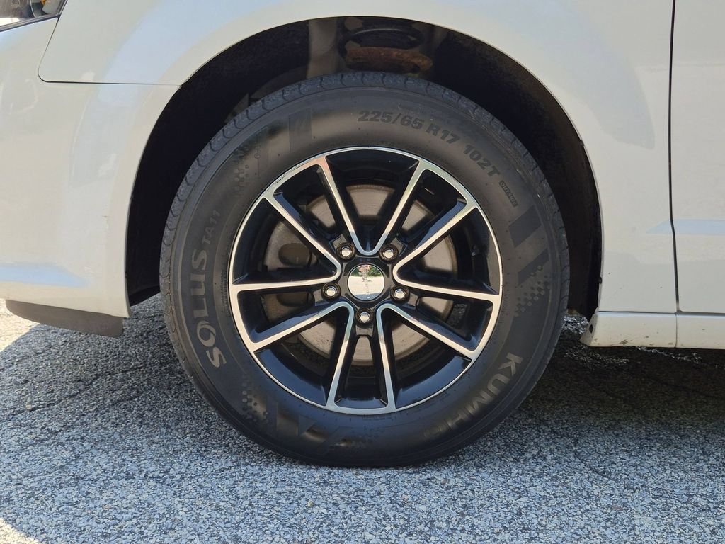 Used 2018 White Dodge SE Plus image 32