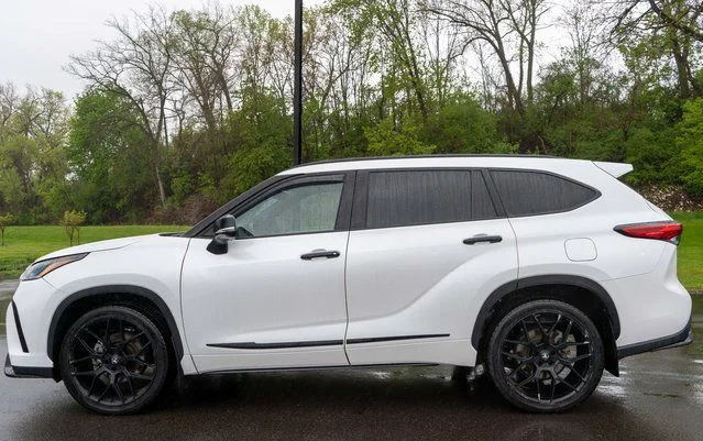 Used 2022 Beige Toyota XSE image 9