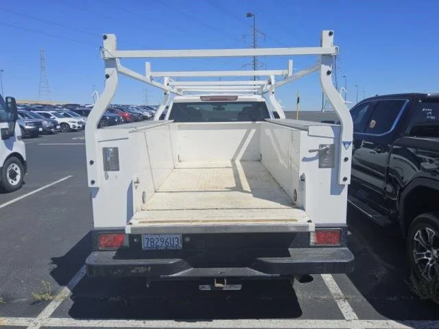 Used 2023 SUMMIT WHITE GMC Pro image 2