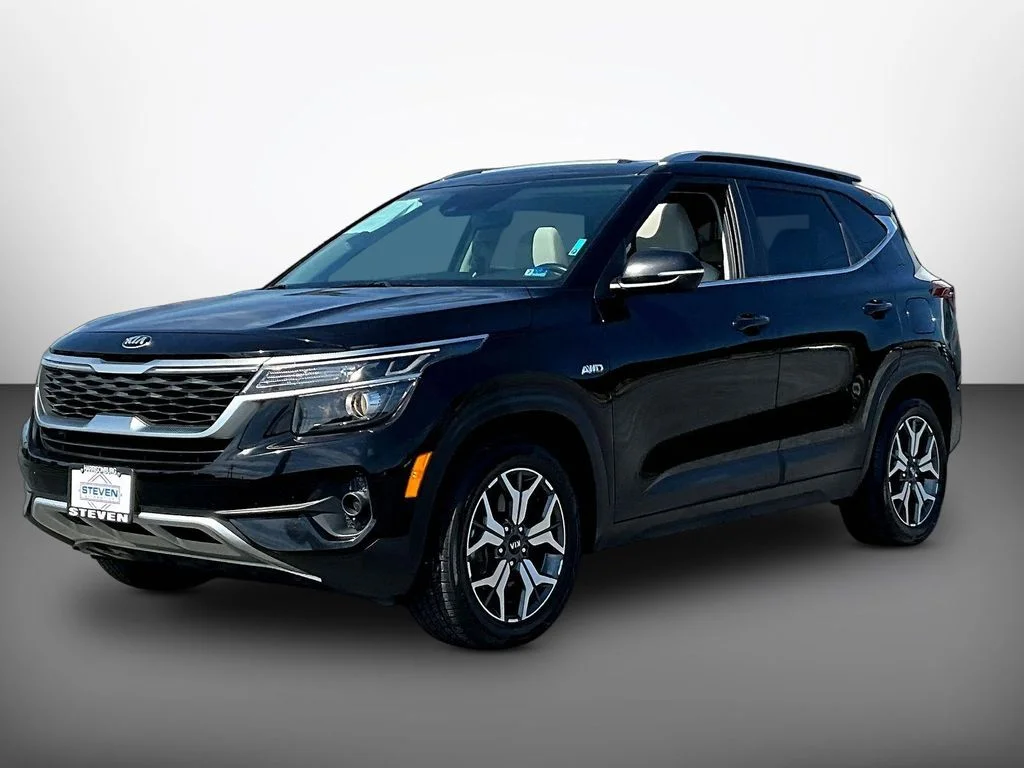 Used 2021 Black Kia EX image 3