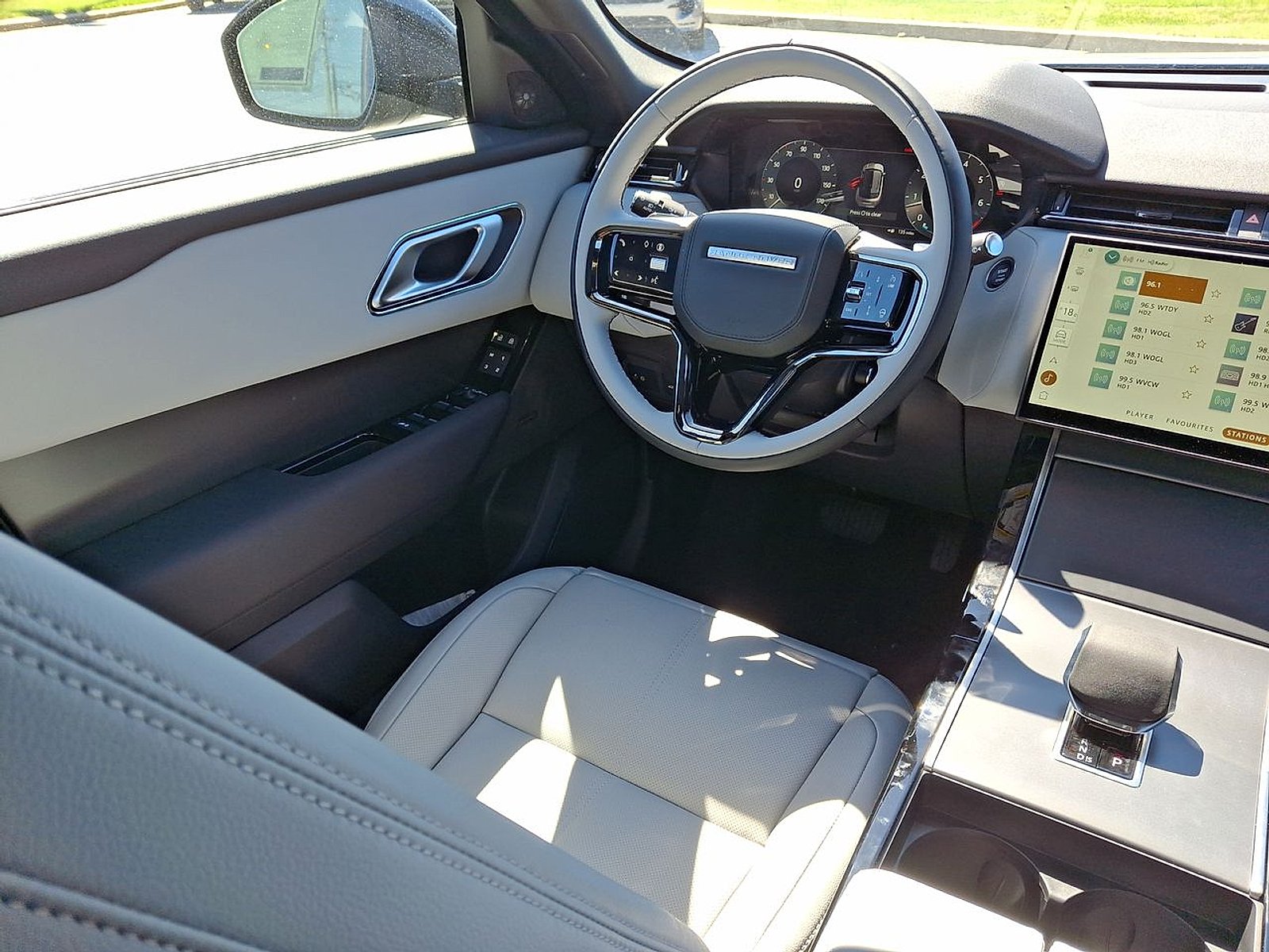 2026 Land Rover Range Rover Velar S - Photo 15