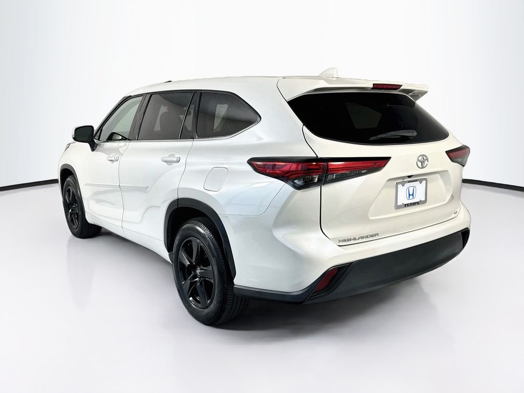Used 2021 Blizzard Pearl Toyota LE image 7
