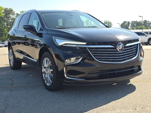 Used 2022 Black Buick Essence image 7