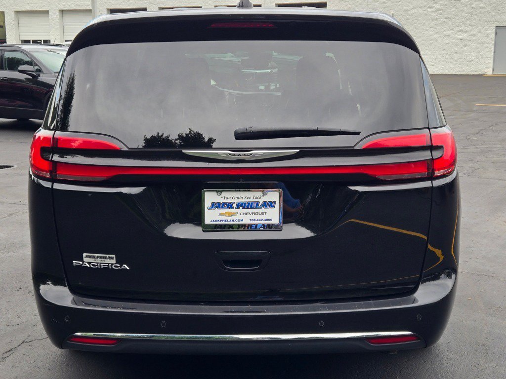 2024 Chrysler Pacifica Touring L - Photo 12