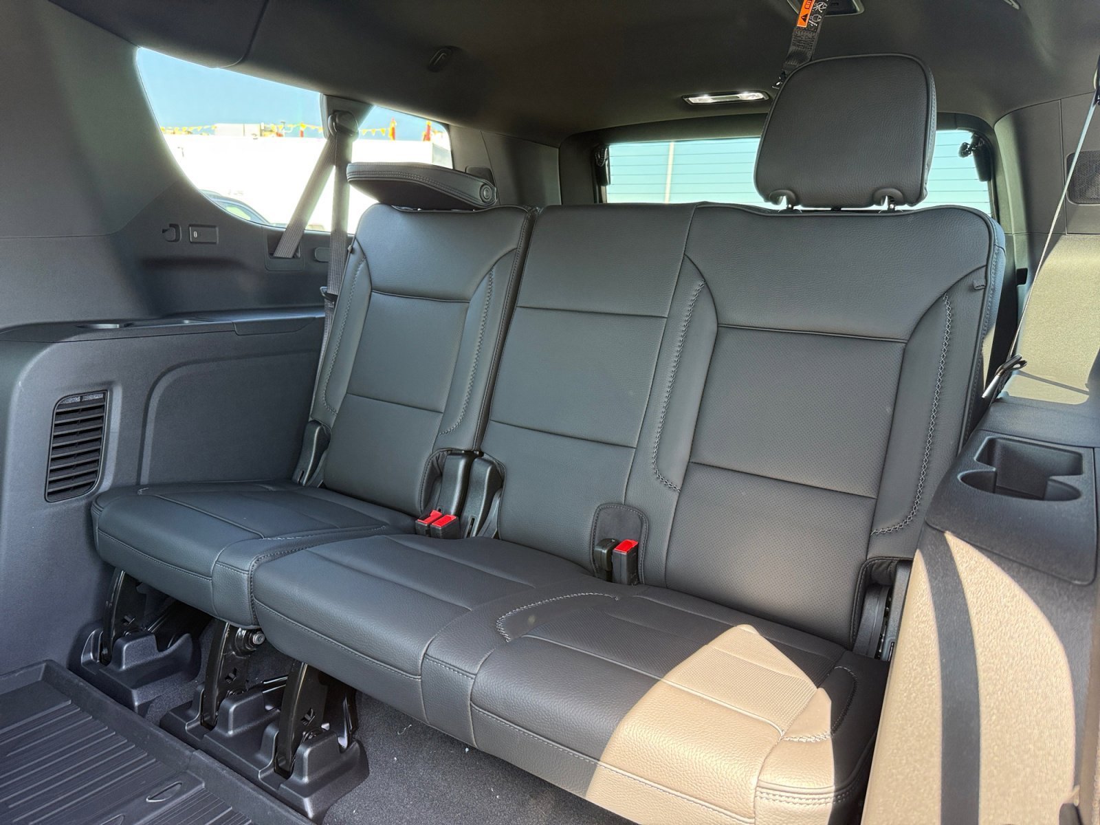 2026 GMC Yukon XL Denali - Photo 21