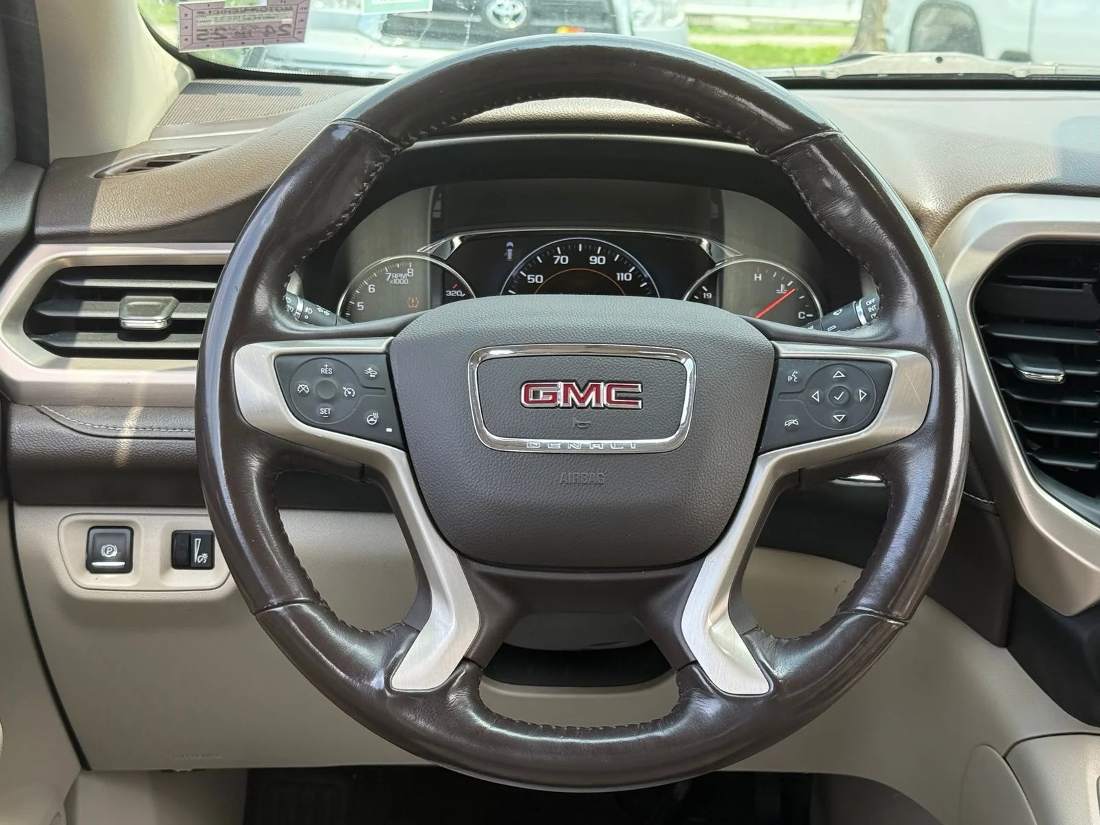 Used 2018 White GMC Denali image 18