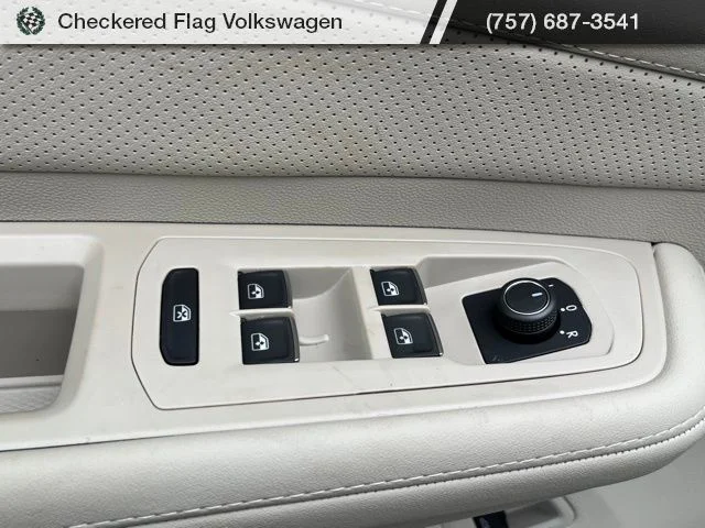 New 2026 Silver Volkswagen 2.0T SE w/Technology image 16