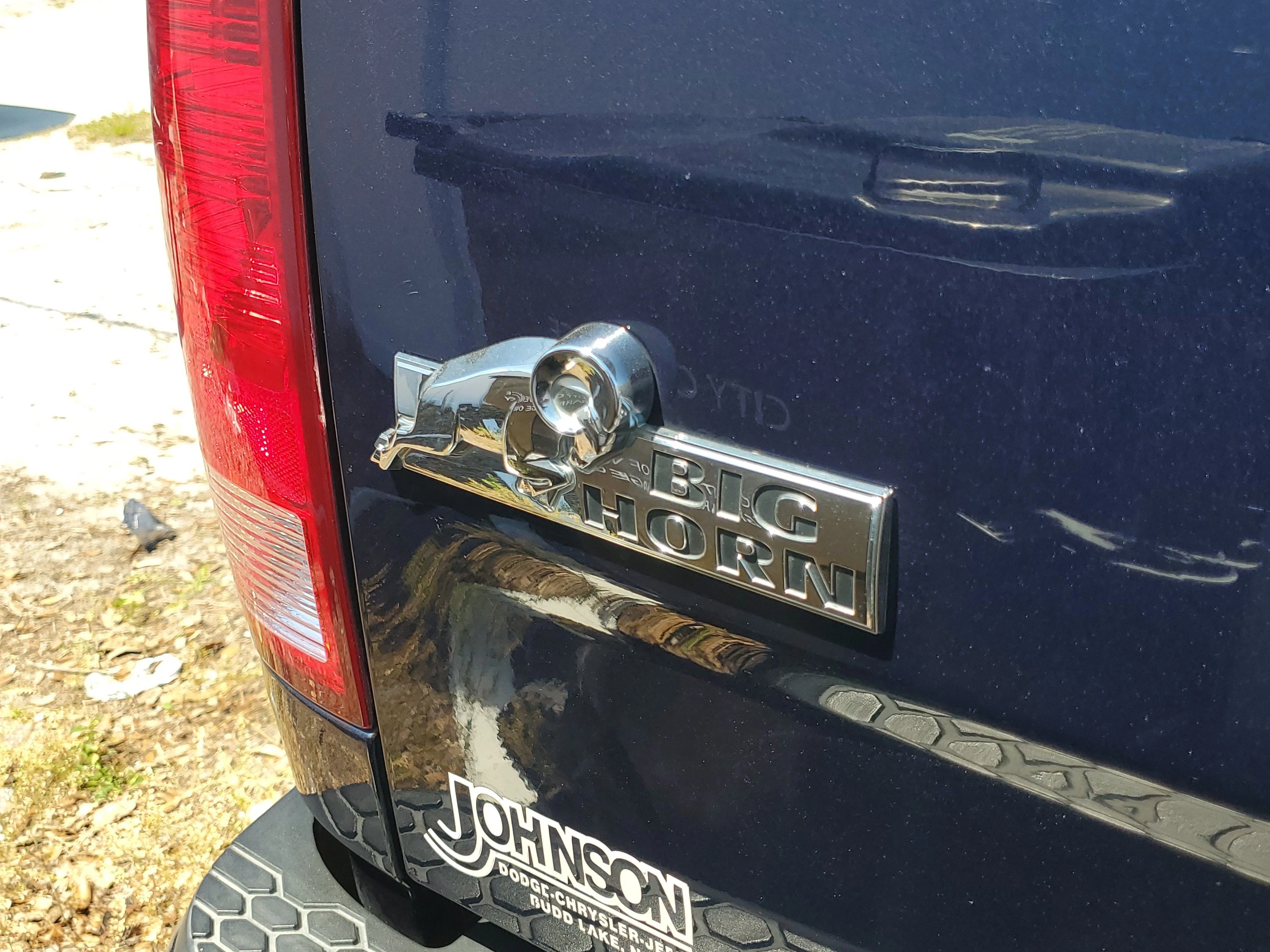 Used 2016 True Blue Pearlcoat Ram Big Horn image 8