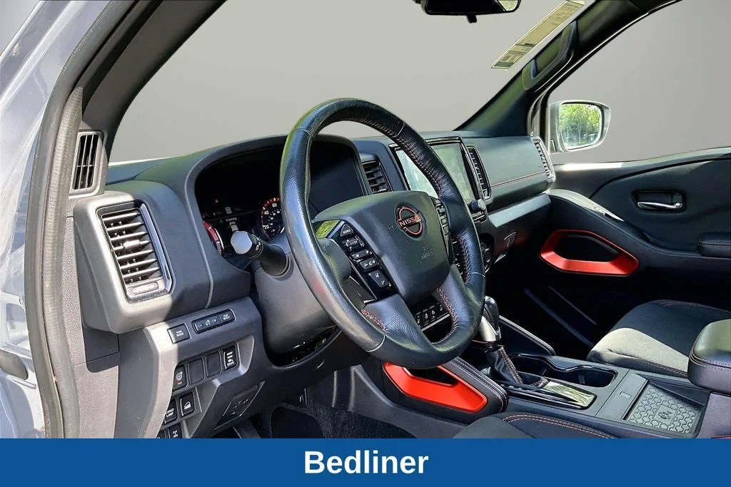 Used 2022 Pearl Nissan PRO-4X image 19