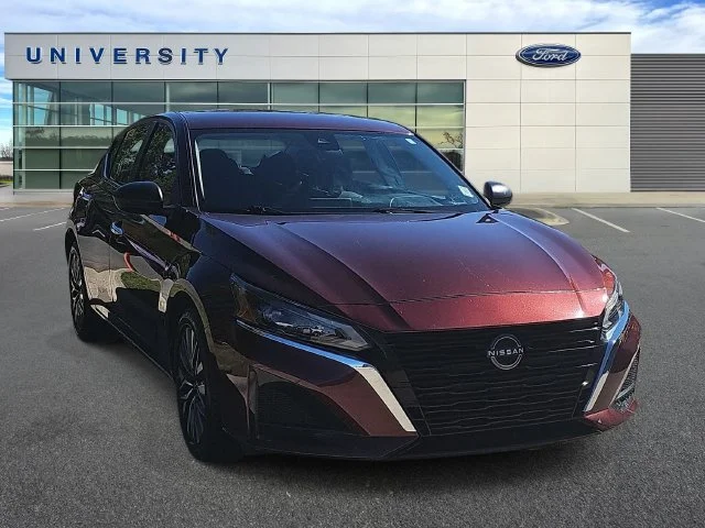 Used 2025 Red Nissan 2.5 SV image 1