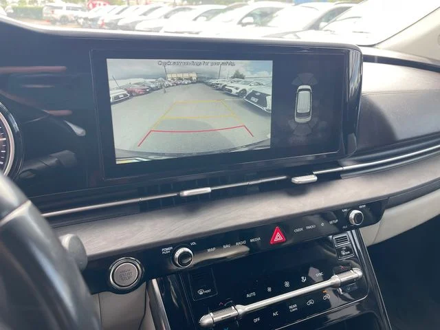 Used 2022 Black Kia EX image 21