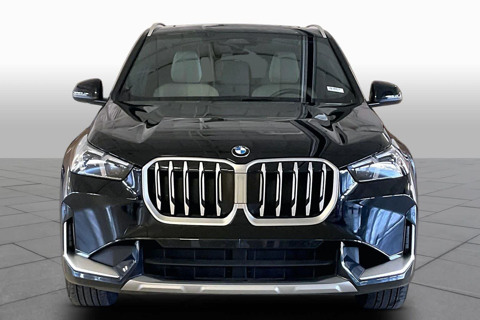 New 2025 Black Sapphire Metallic BMW xDrive28i image 3