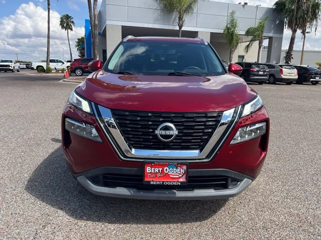 Used 2022 Red Nissan SV image 2