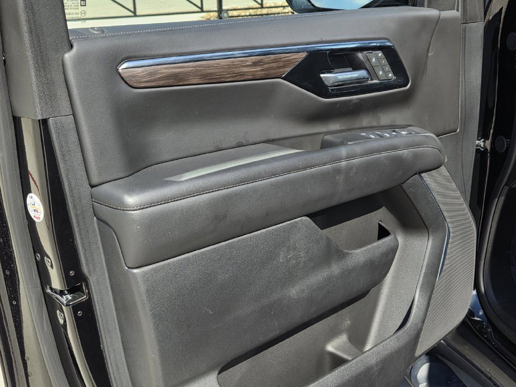 Used 2025 Black Chevrolet Z71 image 9