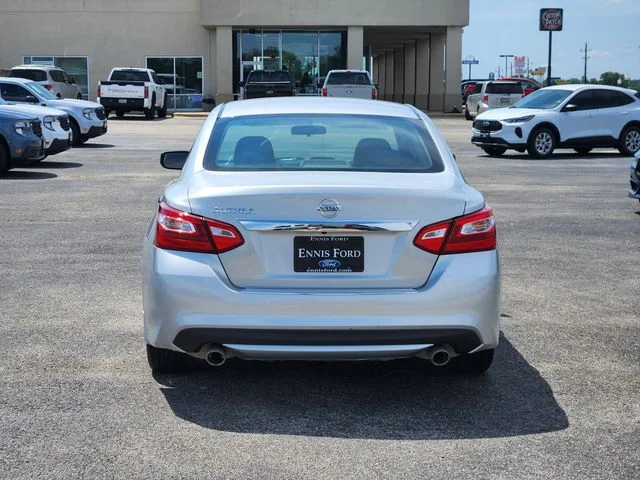 Used 2017 Brilliant Silver Metallic Nissan 2.5 S image 5