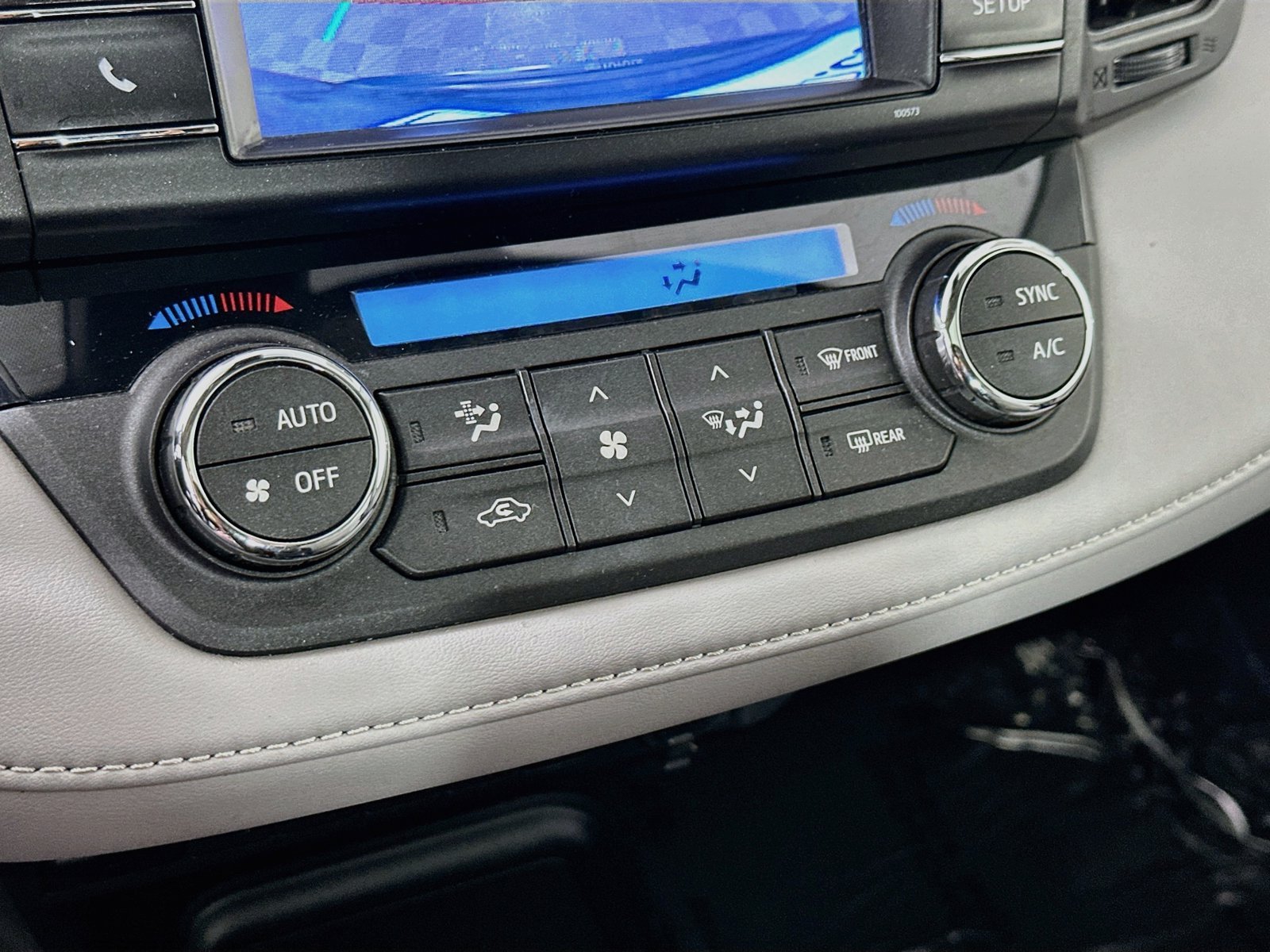Used 2018 Galactic Aqua Mica Toyota XLE image 15