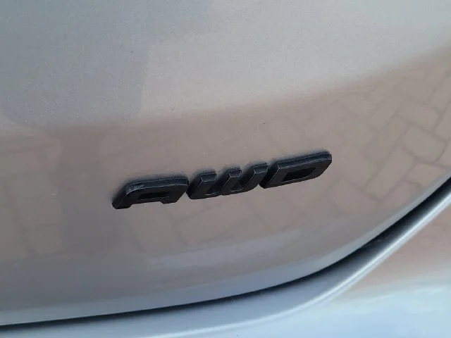 Used 2024 Silver Ford SE image 9