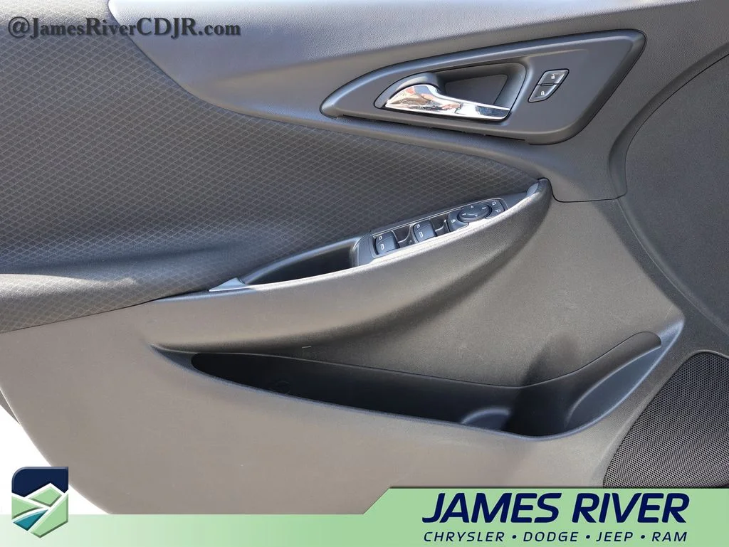 Used 2024 White Chevrolet LT image 20