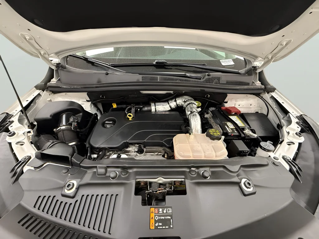 Used 2022 Summit White Buick Preferred image 21