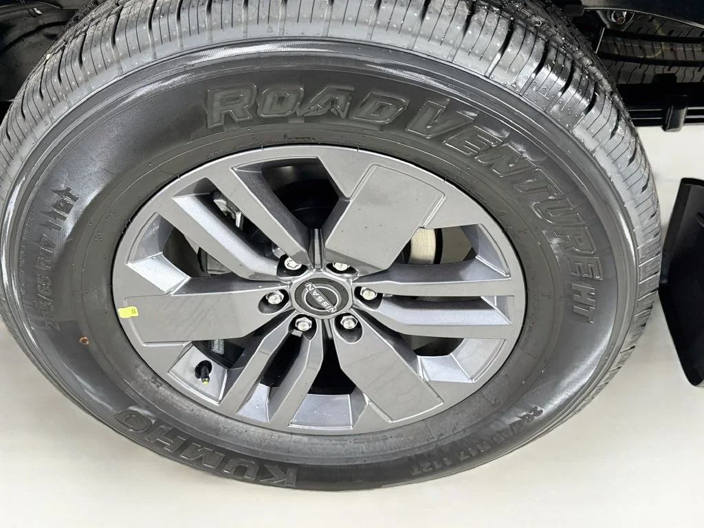 New 2027 Green Nissan SV image 37