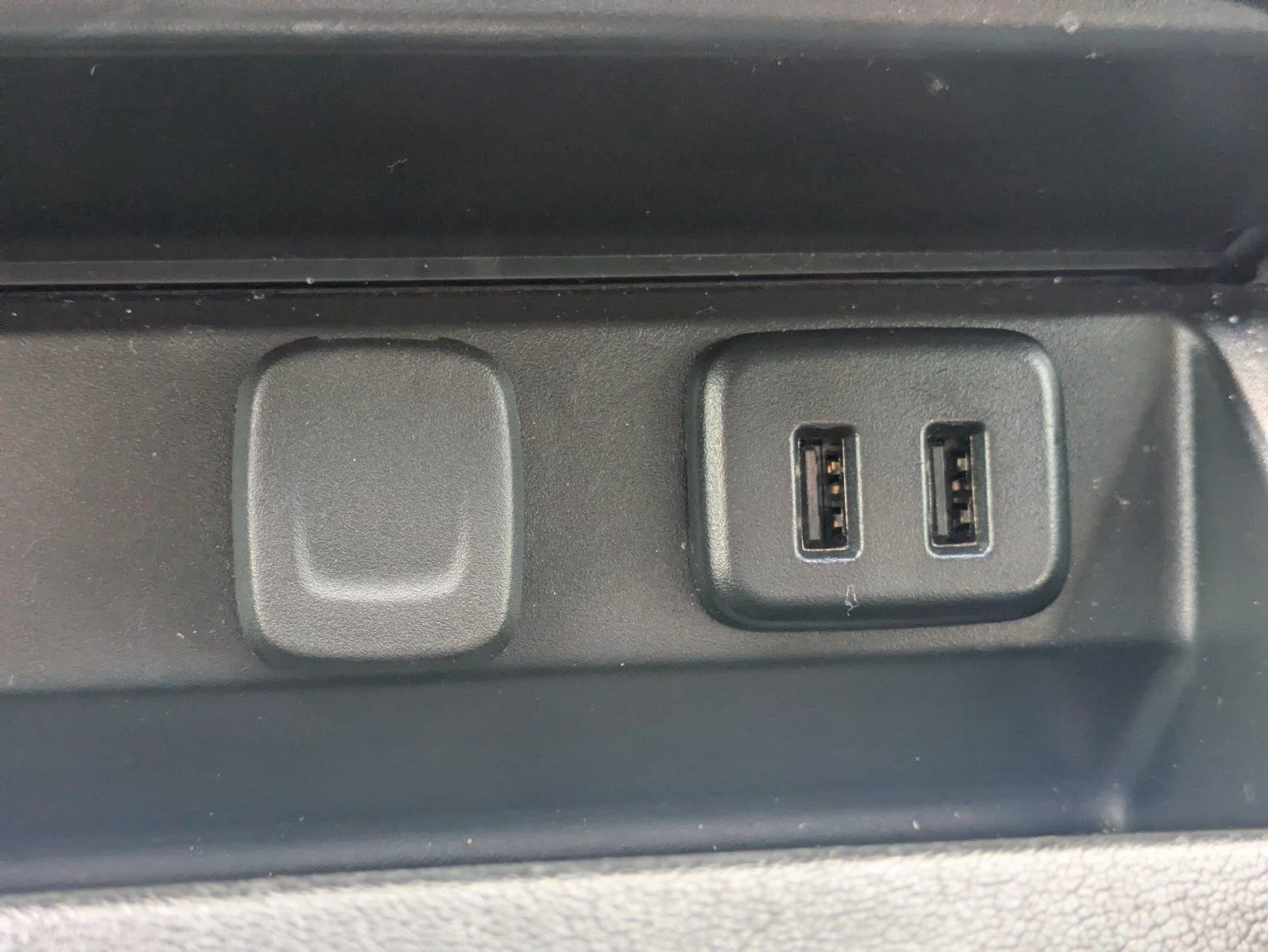 Used 2018 Satin Steel Metallic Chevrolet Premier image 26