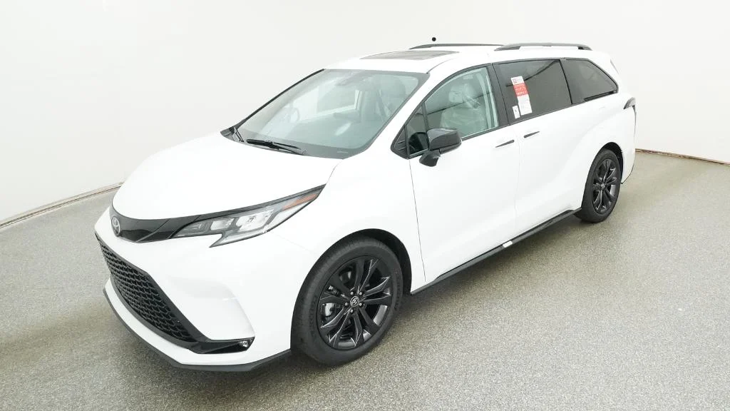 2026 Toyota Sienna XSE 7-Passenger Hybrid FWD's photo