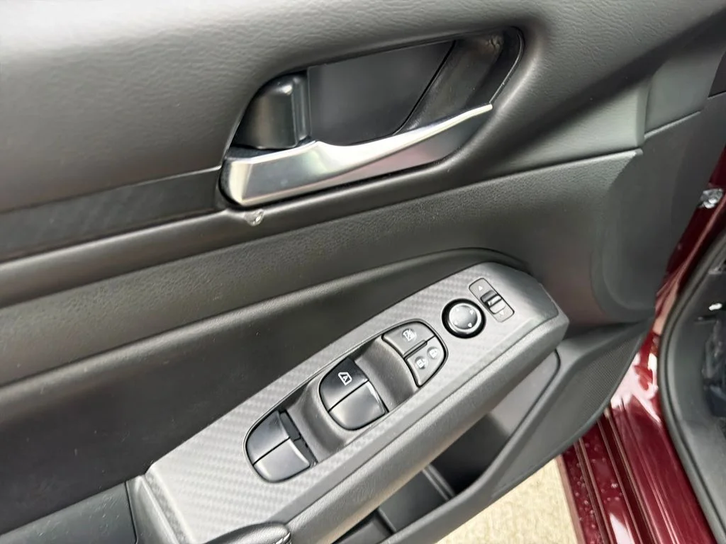 2024 Nissan Altima SV - Photo 17