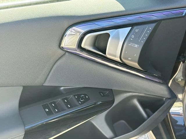 New 2026 Dark Graphite Metallic BMW 30 xDrive image 23