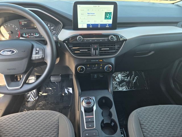 Used 2022 White Ford SE image 16