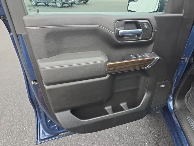 Used 2022 Northsky Blue Metallic Chevrolet LT Trail Boss image 11