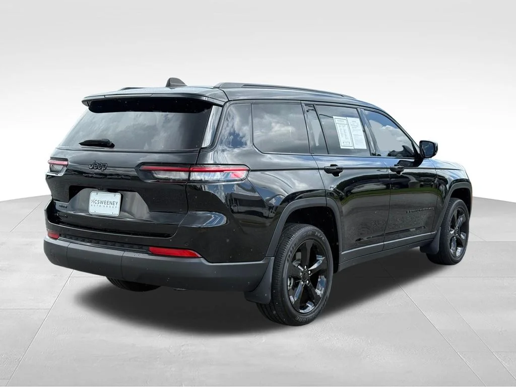 Used 2023 Black Jeep Altitude image 29