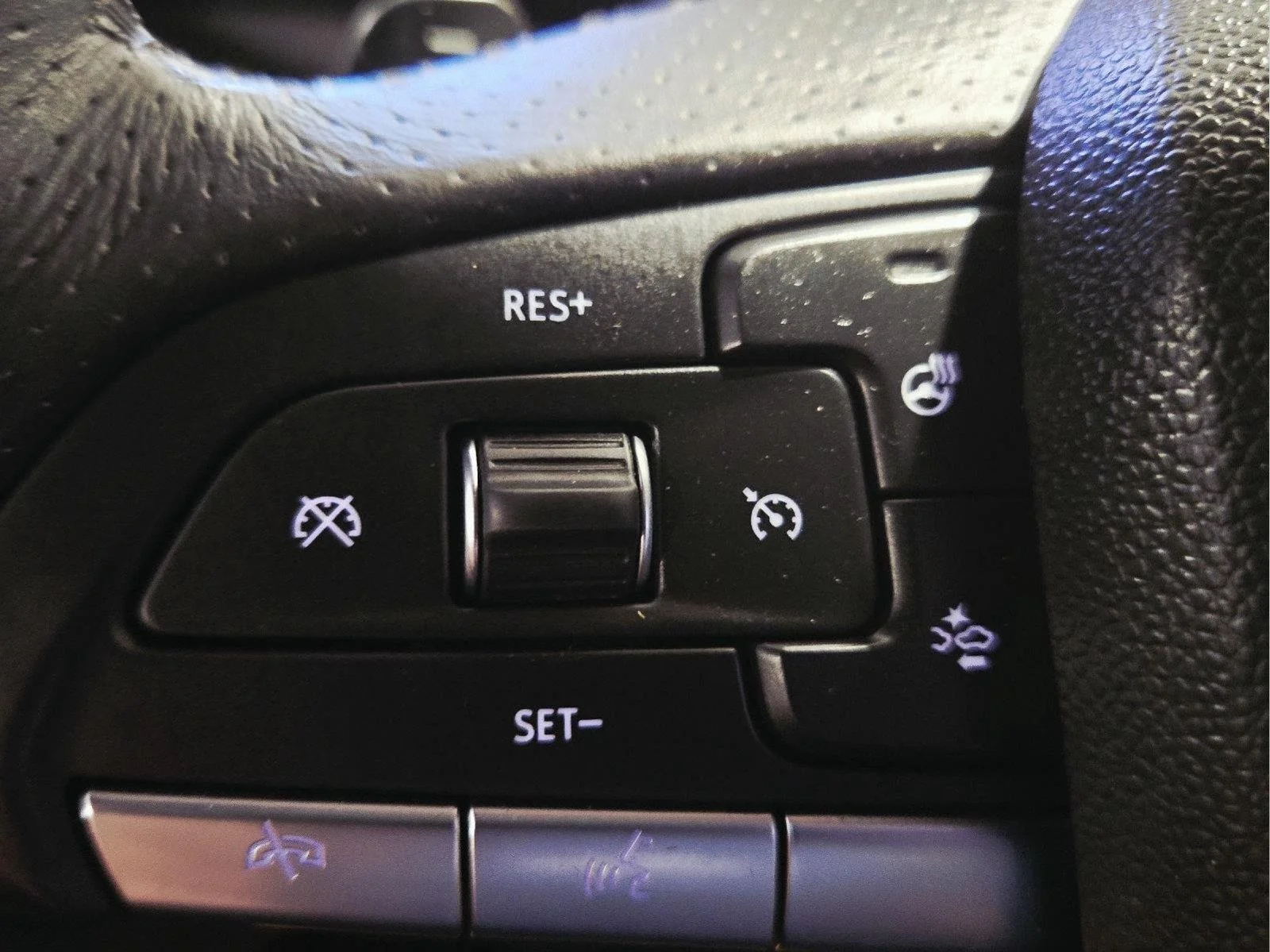 Used 2021 Crystal White Tricoat Cadillac AWD Sport image 31