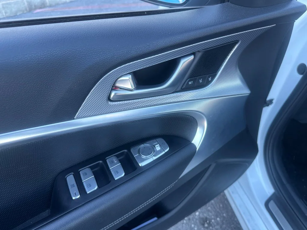 Used 2023 Alta White Genesis 3.3T image 18