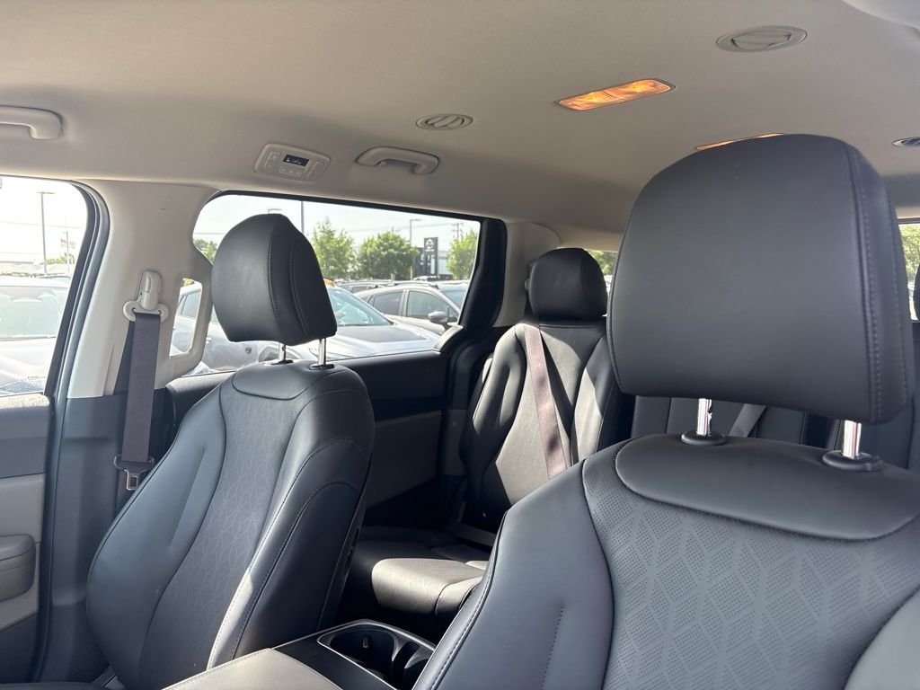 Used 2026 Gray Kia LXS image 5