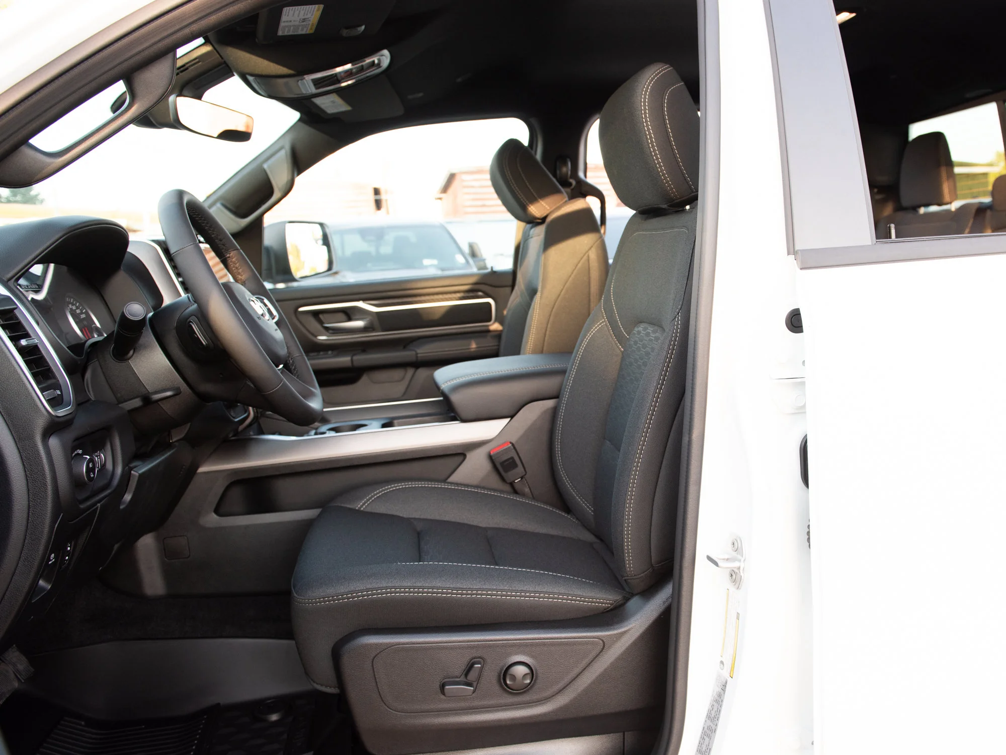 New 2026 White RAM Big Horn Night* Crew Cab 4x4, Heated Seats/Wheel, 3.92 Rear Axle Ratio image 23