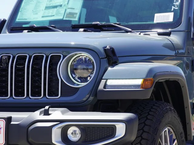 New 2026 Anvil Clear-Coat Exterior Paint Jeep Sahara image 4