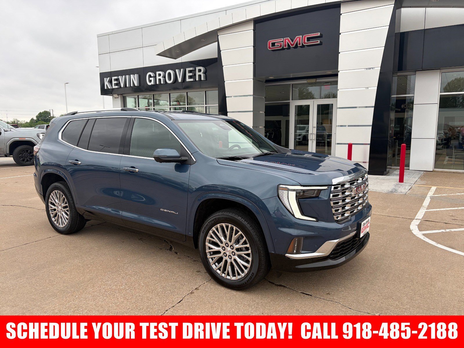 2026 GMC Acadia Denali FWD's photo