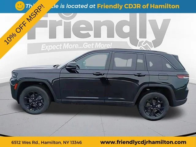 New 2026 Diamond Black Crystal Pearl-Coat Exterior Paint Jeep Altitude image 2