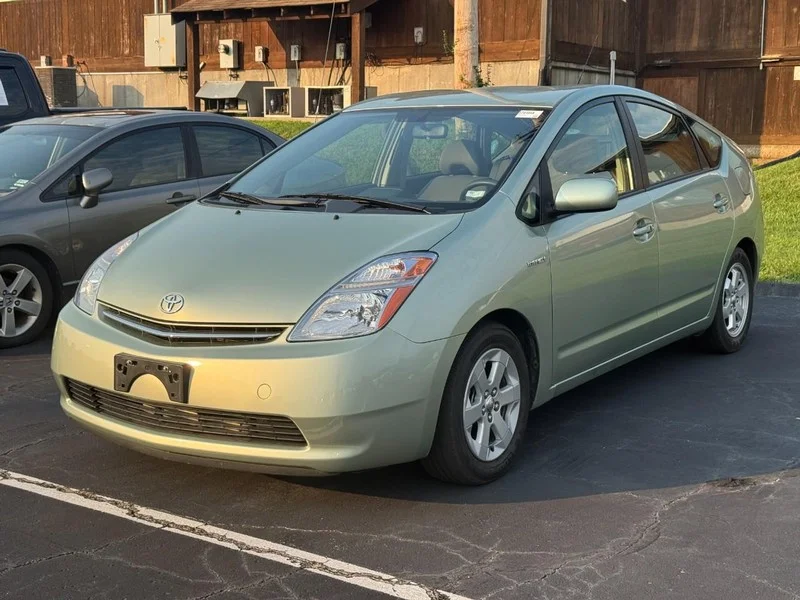 Used 2007 Silver Pine Mica Toyota 5dr HB (Natl) image 1
